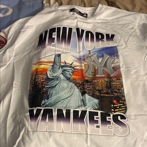 New York Yankees Pro Standard Graphic T-Shirt